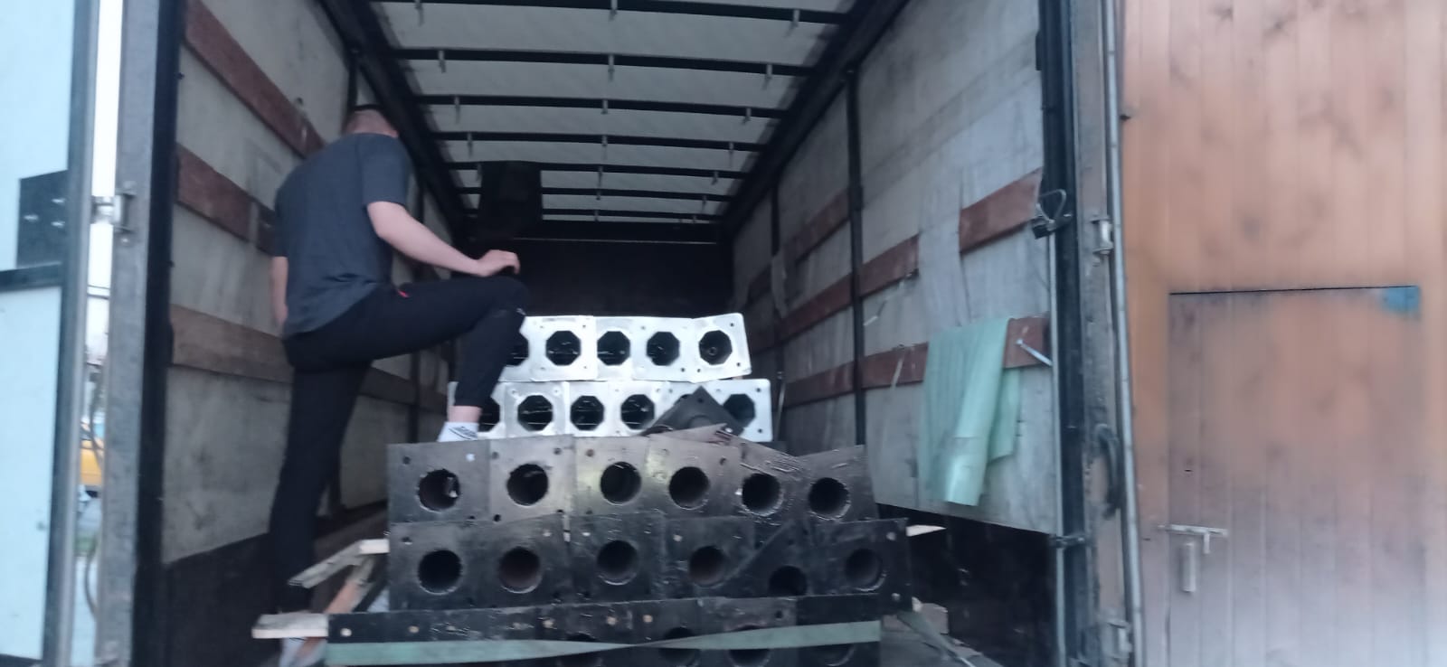 Отгрузки продукции